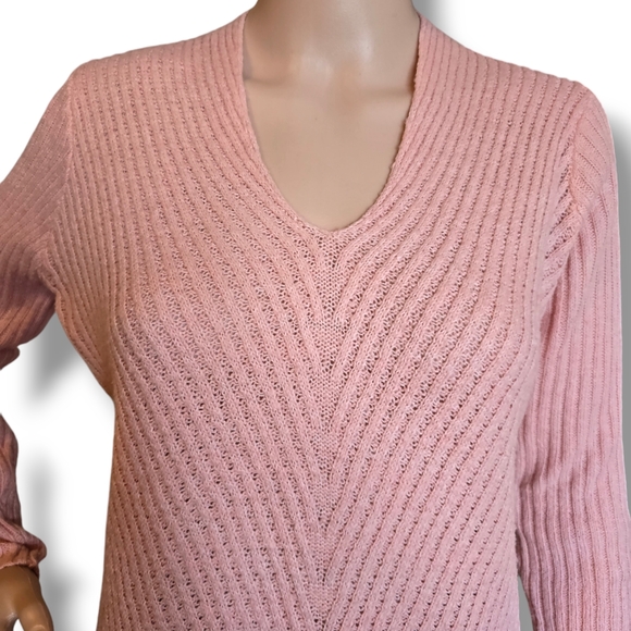 STREETWEAR SOCIETY Women's Mauve Ribbed V-neck Sweater - Picture 6 of 16